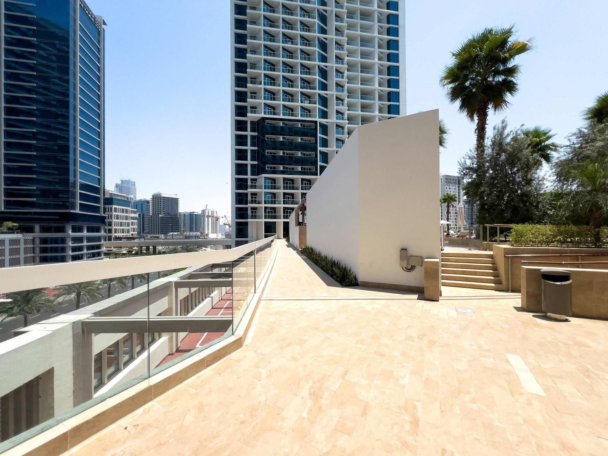 Luxury Canal-view In Damac Privee Apartment Dubai